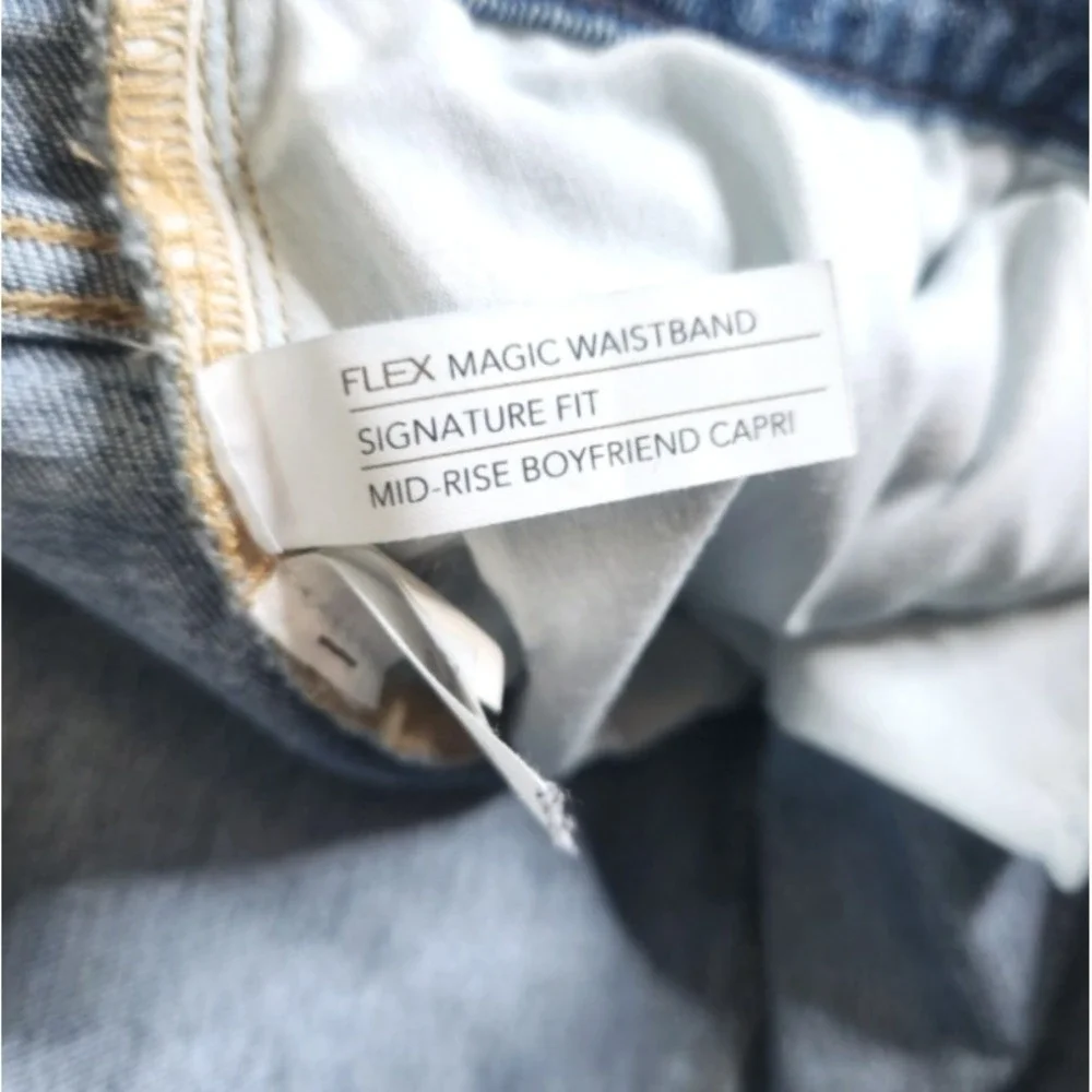 Lane Bryant Womens Distressed Mid-Rise Boyfriend Capri Jeans 22 Flex Magic Waist - Picture 6 of 7
